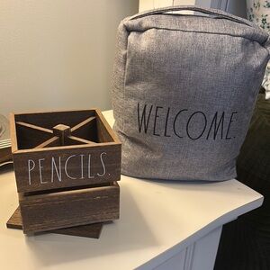 Set Rae Dunn Gray Welcome Door Holder and Brown Pencil & Pen Holder Spinner